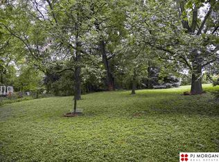 8549 Underwood Ave, Omaha, NE 68114