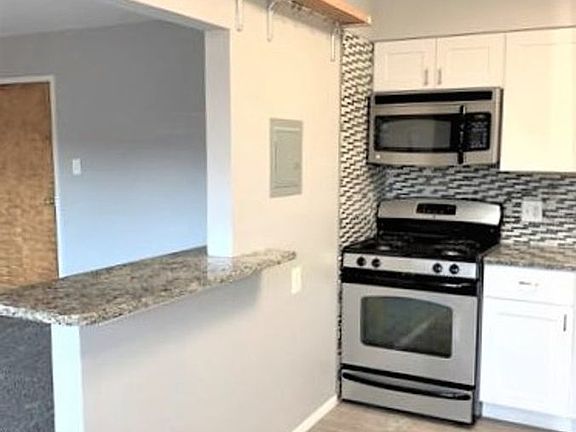 5th image of 1511 S George Mason Dr APT 21
