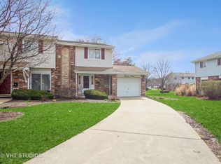 1660 Darwin Ct, Wheaton, IL 60189