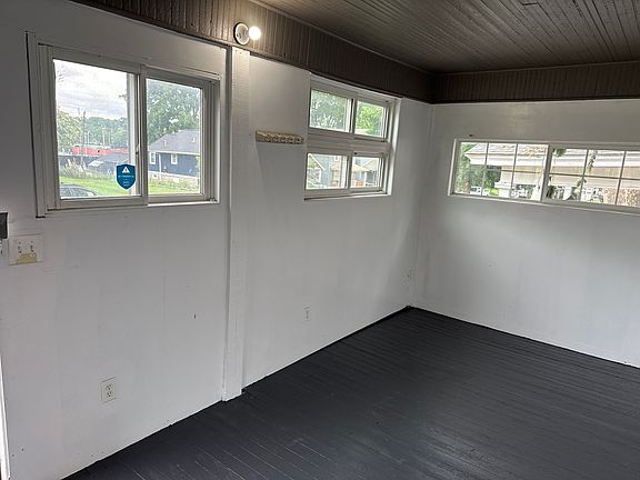 2nd image of 4610 Tracy Ave