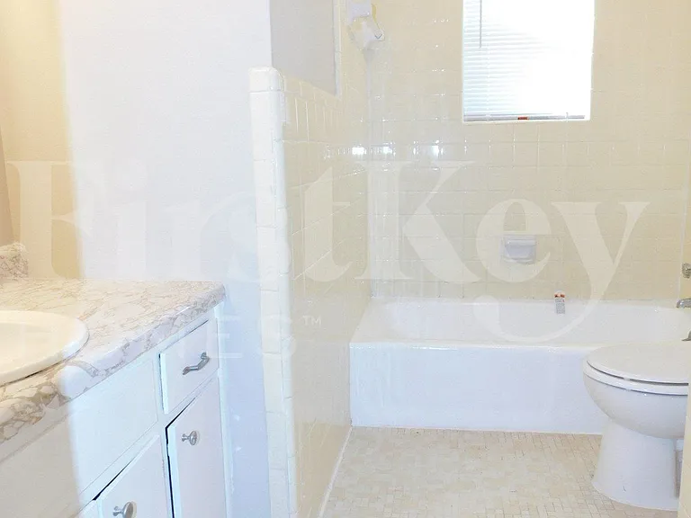 4832 Rolling Meadows Dr — Photo 12
