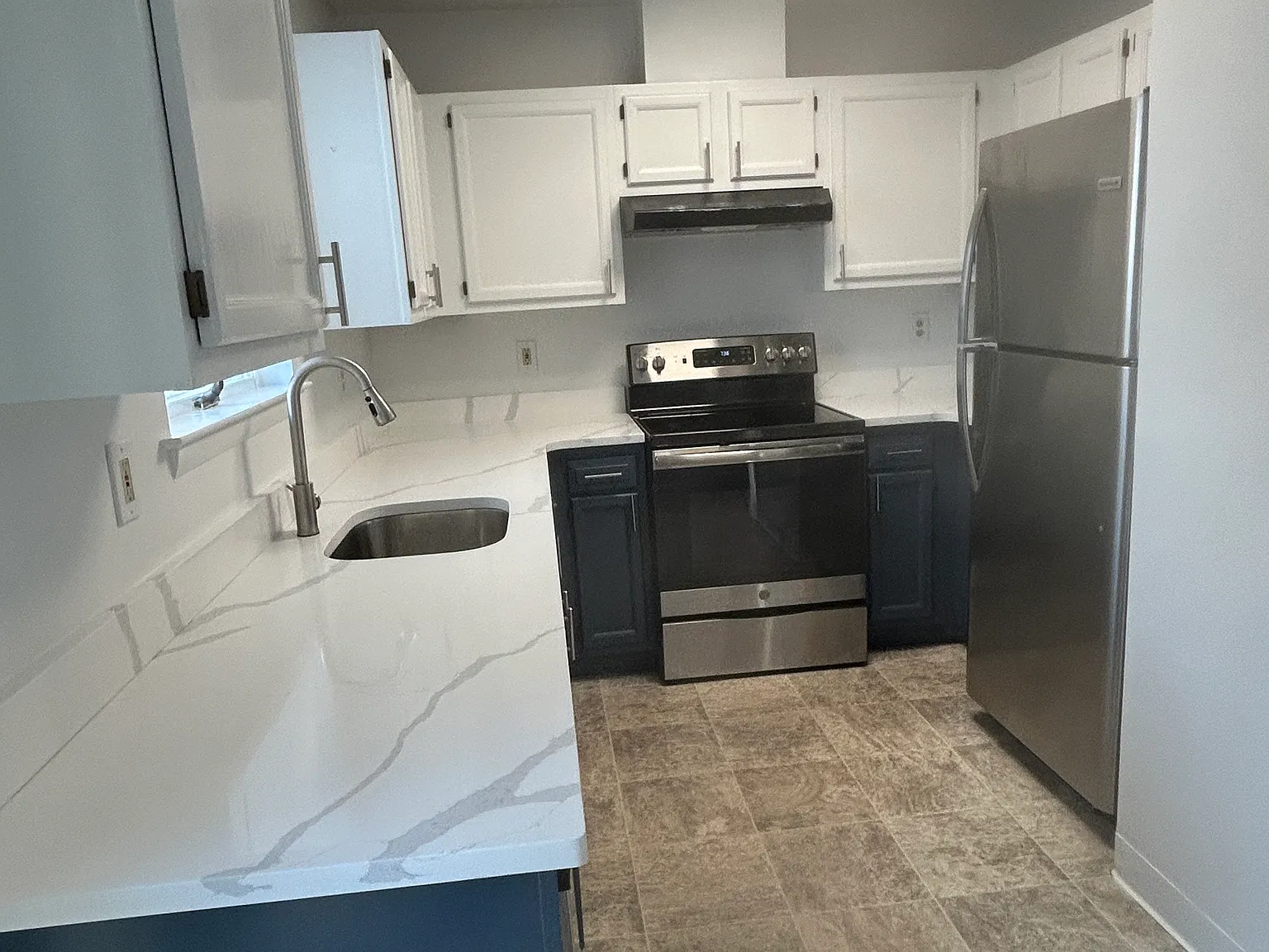 177 Jonathan Dayton Ct — Photo 1
