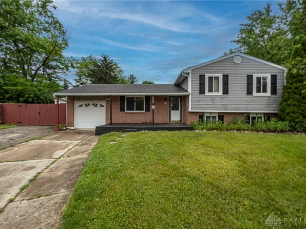 1000 Michele Ct, Englewood, OH 45322
