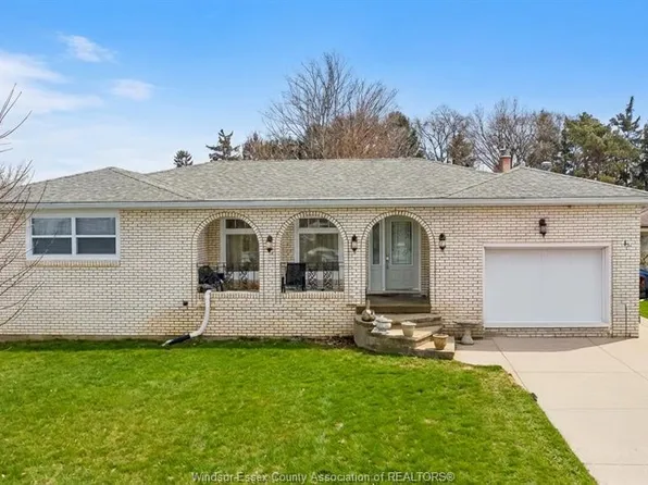 12 Bennie Ave, Leamington, ON N8H 4L4