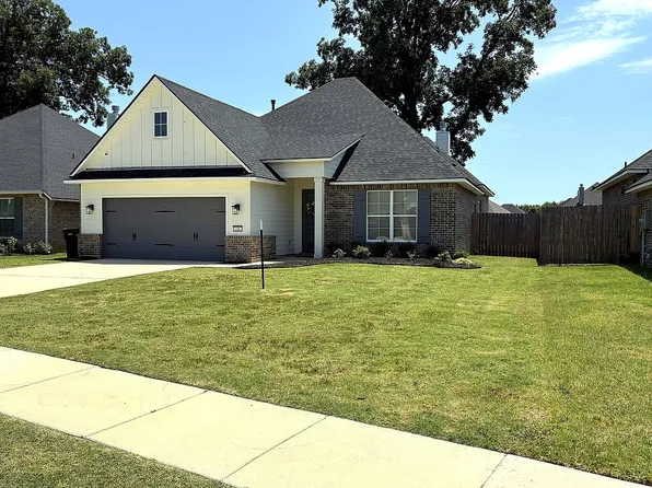 216 Cullom Dr, Bossier City, LA 71112