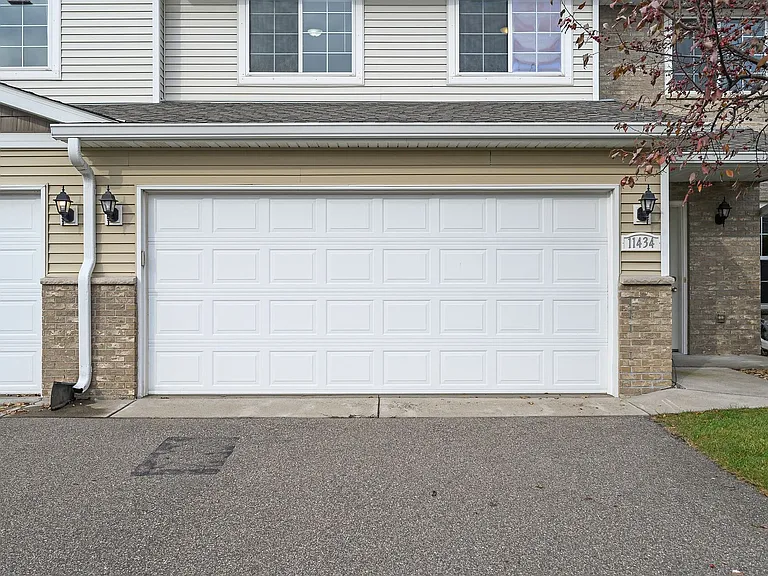 Town Center Townhomes — Photo 38
