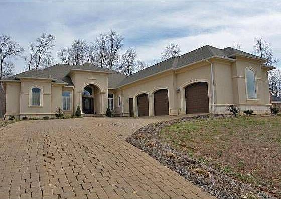 1st image of 101 Waterton Dr