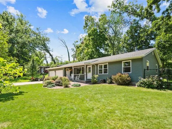 3601 Elmwood Ct NE, Cedar Rapids, IA 52402