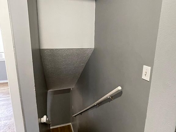 2nd image of 33114 Alberta Ct