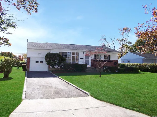 4 New Hwy, Commack, NY 11725