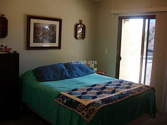 3rd image of 920 N Sloan Ln APT 204