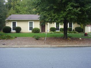 3405 Glen Hollow Rd, Greensboro, NC 27407