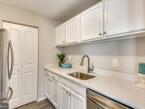 4th image of 18233 Swiss Cir APT 4