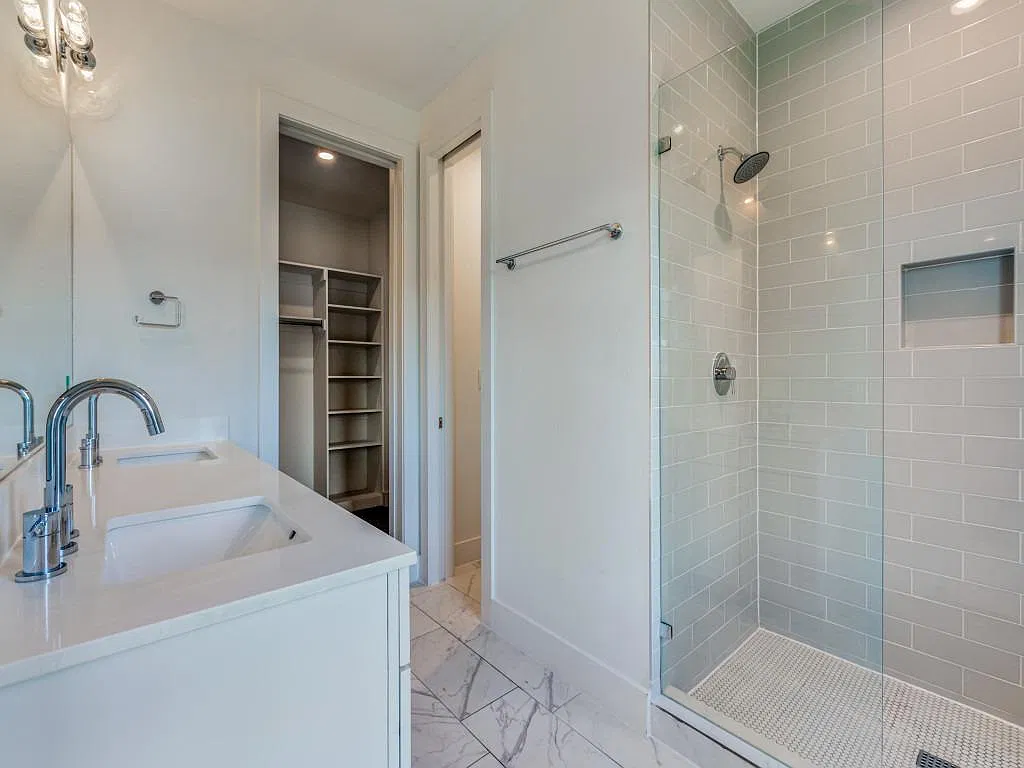 2 bed, 2.5 bath, 1488 sqft, $3,200 — Photo 3