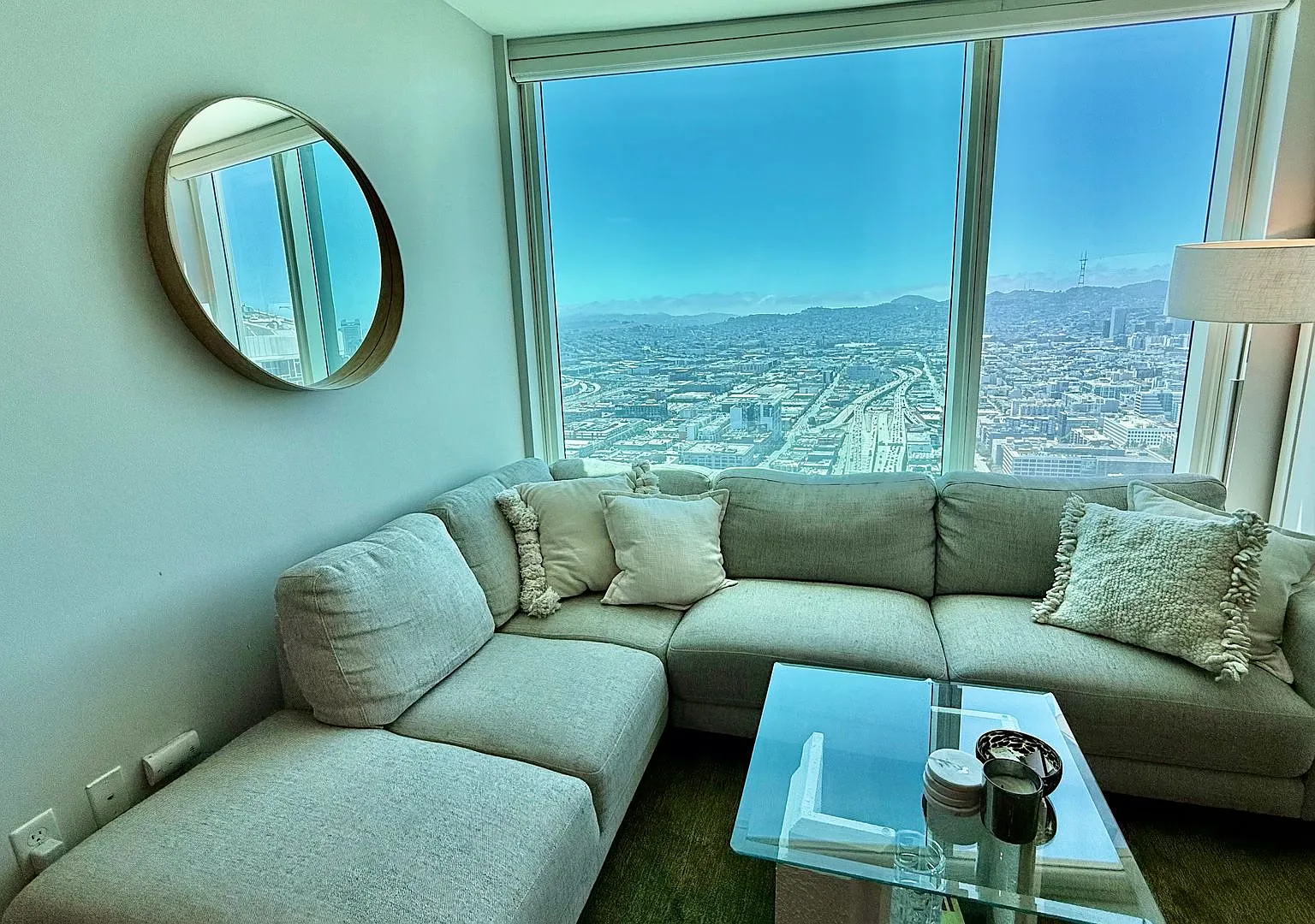EpicREA - Luxury 1 Bed/ 1 Bath High-Rise Living at One Rincon Hill — Photo 3
