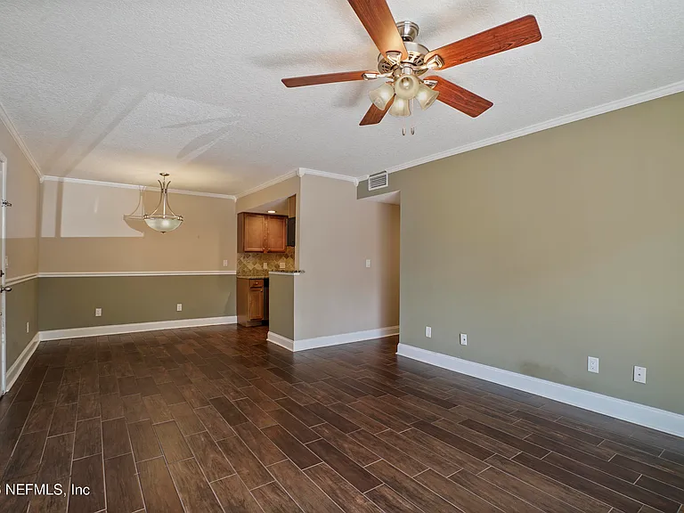 3737 Loretto Rd #802 — Photo 2