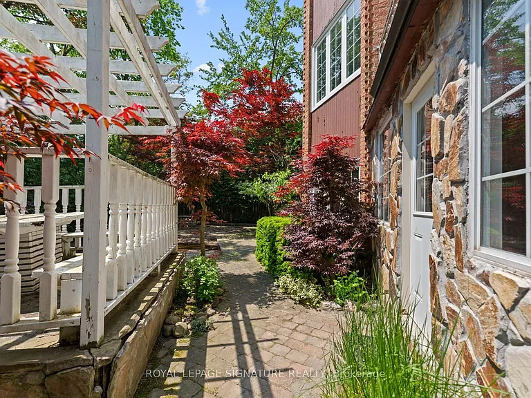 23 Brandy Ct — Photo 8