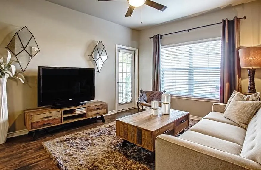 Stoneleigh Centerton Apartments — Photo 1