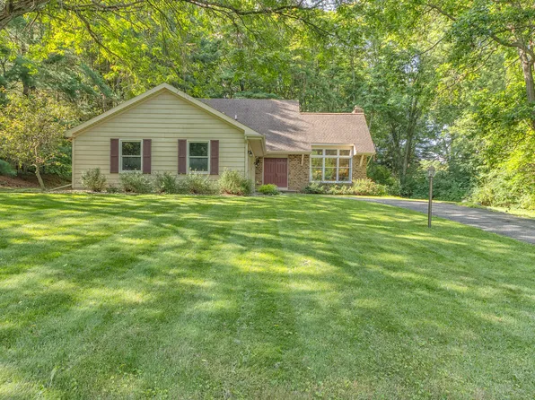 4270 Pine Knoll Ave, Kalamazoo, MI 49004