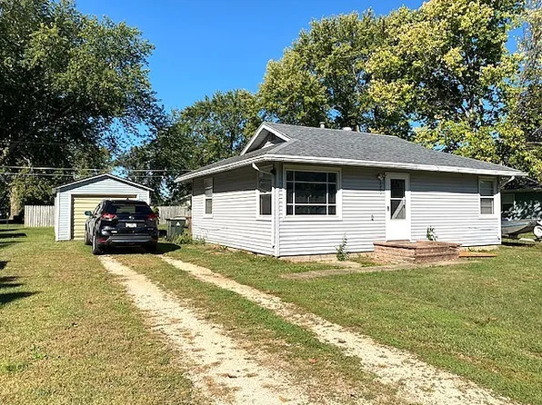 1003 Elm Ave, Sterling, IL 61081