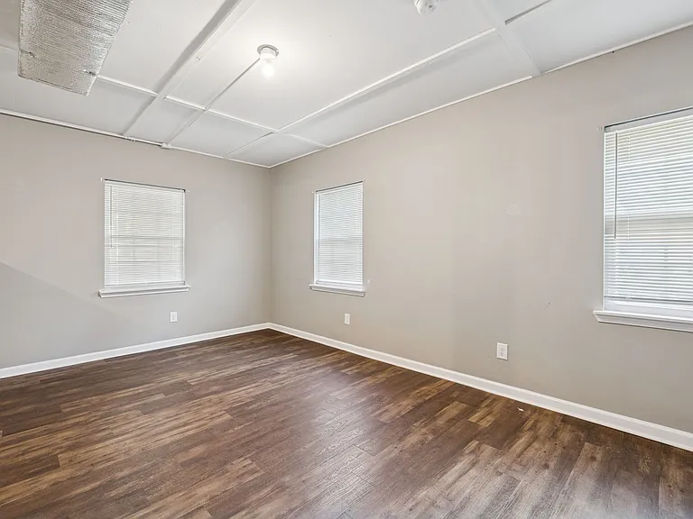 801 Poplar Ave #B — Photo 7