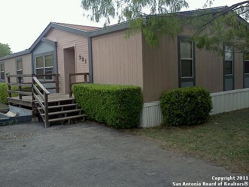 2nd image of 221 COUNTY ROAD 458