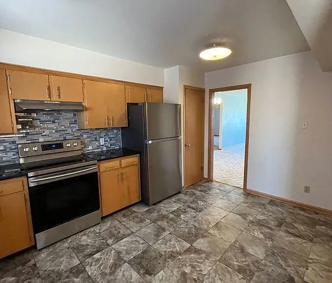 207 W 3rd St S #2 — Photo 1