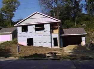 2877 N Grandview Ave, Dubuque, IA 52001