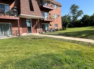 10S511 Echo Ln APT 12, Willowbrook, IL 60527