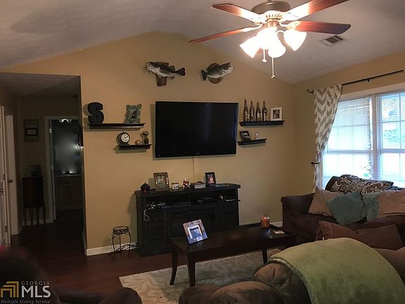 5th image of 10 Strickland Way