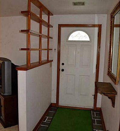 2nd image of 225 Lucille St
