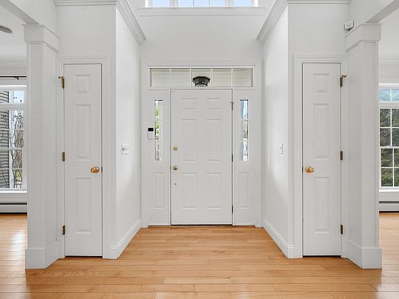 3rd image of 206 Hawley Road