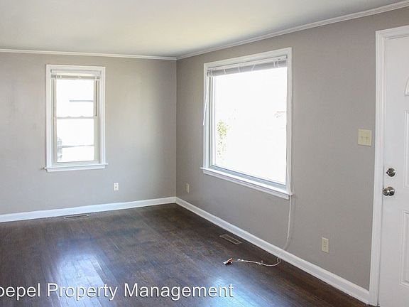 3rd image of 8142 Belleview Ave