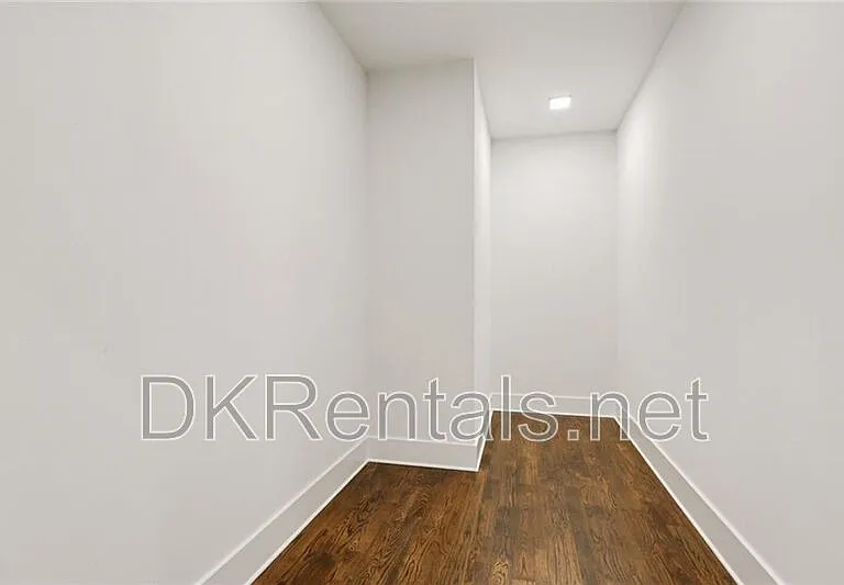 2272 Abby Ln NE — Photo 23