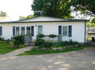 601 W Florence St, Windsor, MO 65360
