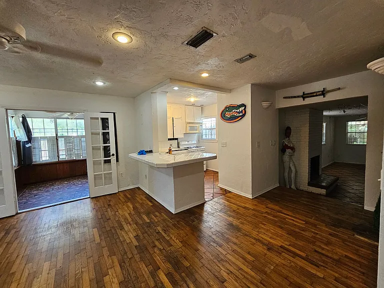 1822 NW 6th Ave — Photo 6