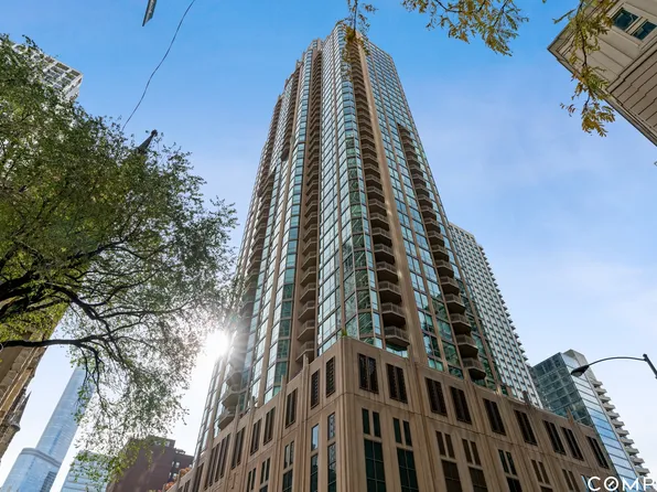 21 E Huron St APT 3301, Chicago, IL 60611