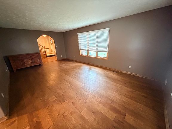 5th image of 3402 Tyler Court