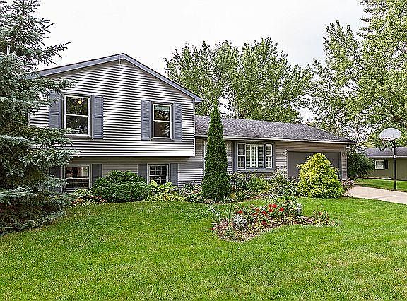 2nd image of 8106 Canterbury Ln
