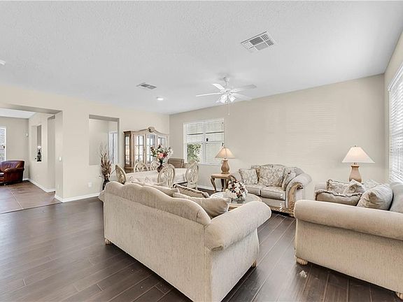 3rd image of 1272 Blackwater Pond Dr