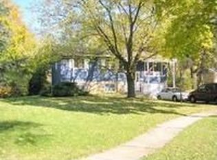 825 Buckingham Ct, Crystal Lake, IL 60014