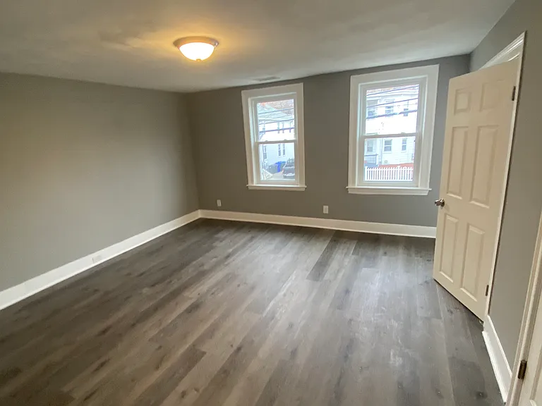 652 Manton Ave #2L — Photo 38