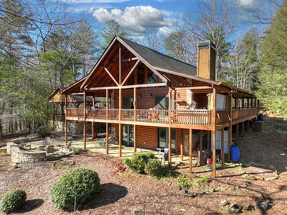 3rd image of 77 Creekview Dr