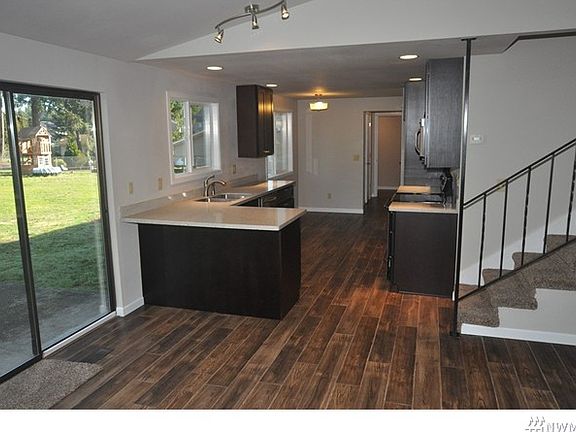4th image of 8423 191st St E