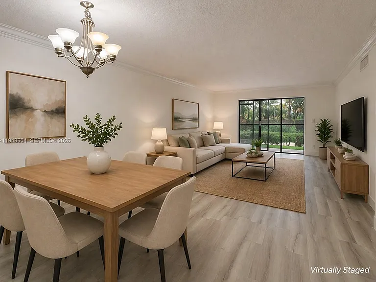 321 Lakeview Dr #105 — Photo 1