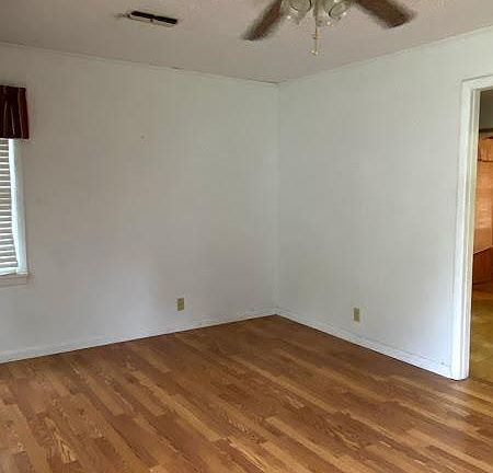 5th image of 1004 Oakdale St