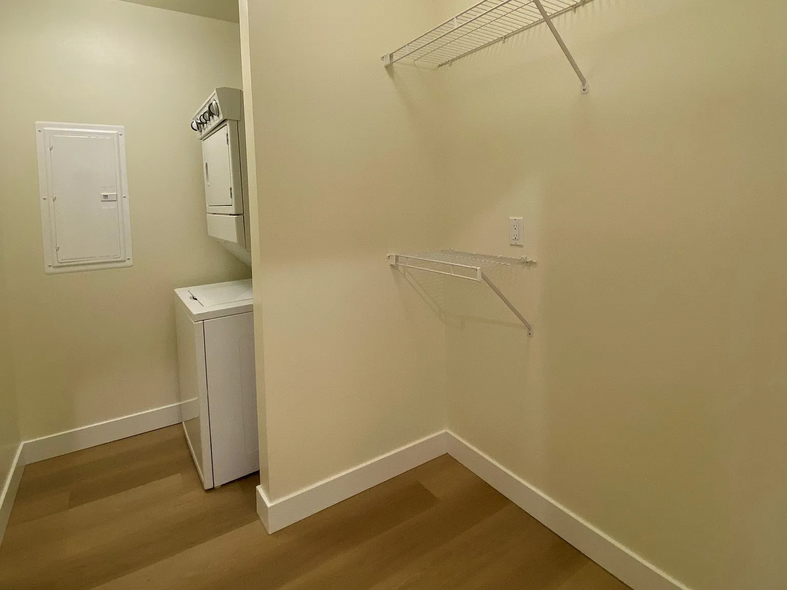 Library Place Apartments — Photo 4
