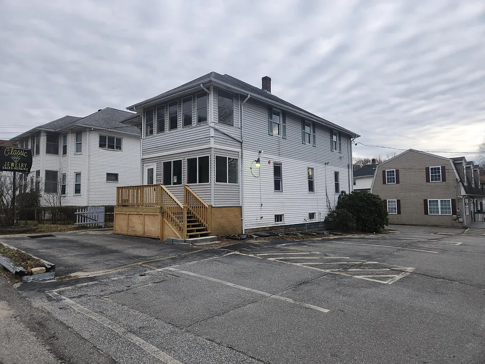 636 Great Rd
