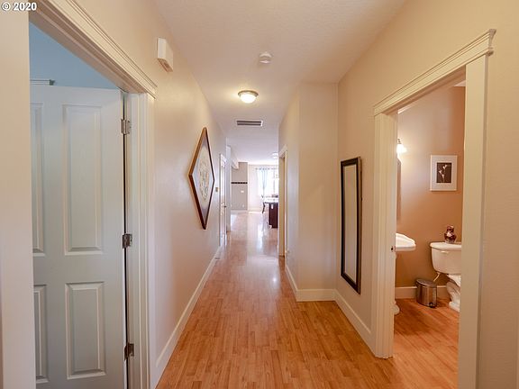 4th image of 5217 NE 109th St