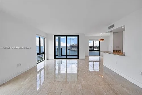 1600 S Bayshore Ln #6A Photo 1
